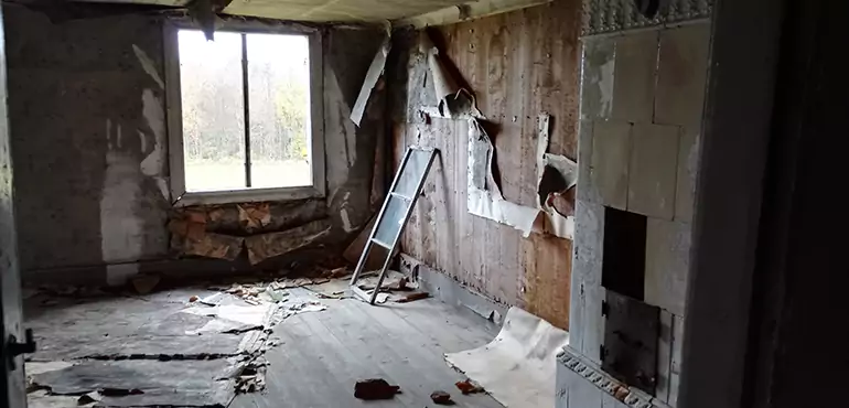 Why Selling a Distressed House Through Traditional Methods Fails in Montgomery